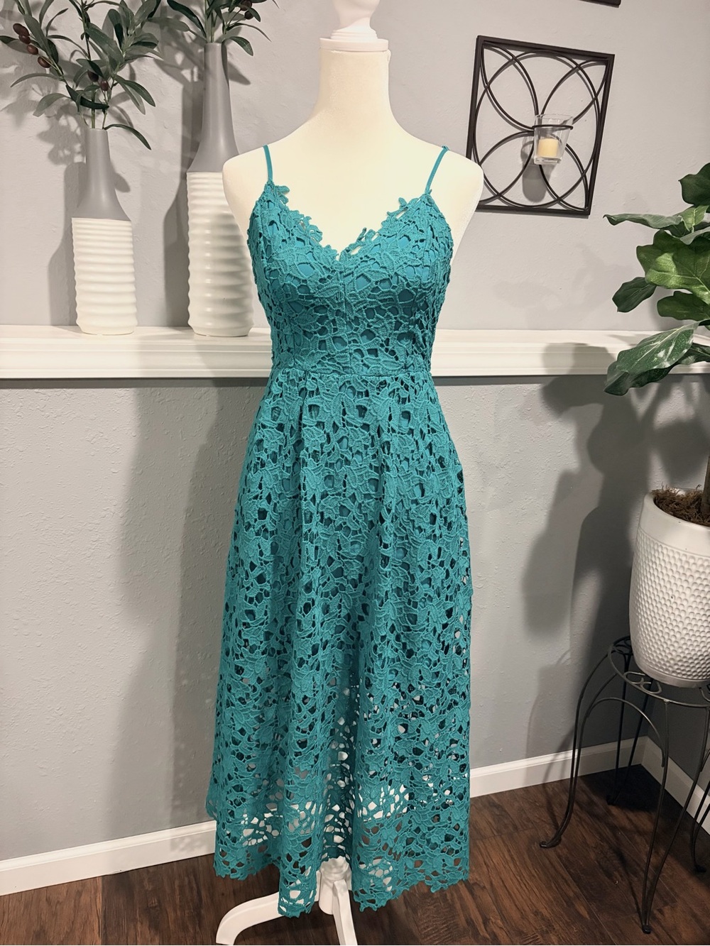 Aakaa Emerald Green Crochet Lace Midi Dress